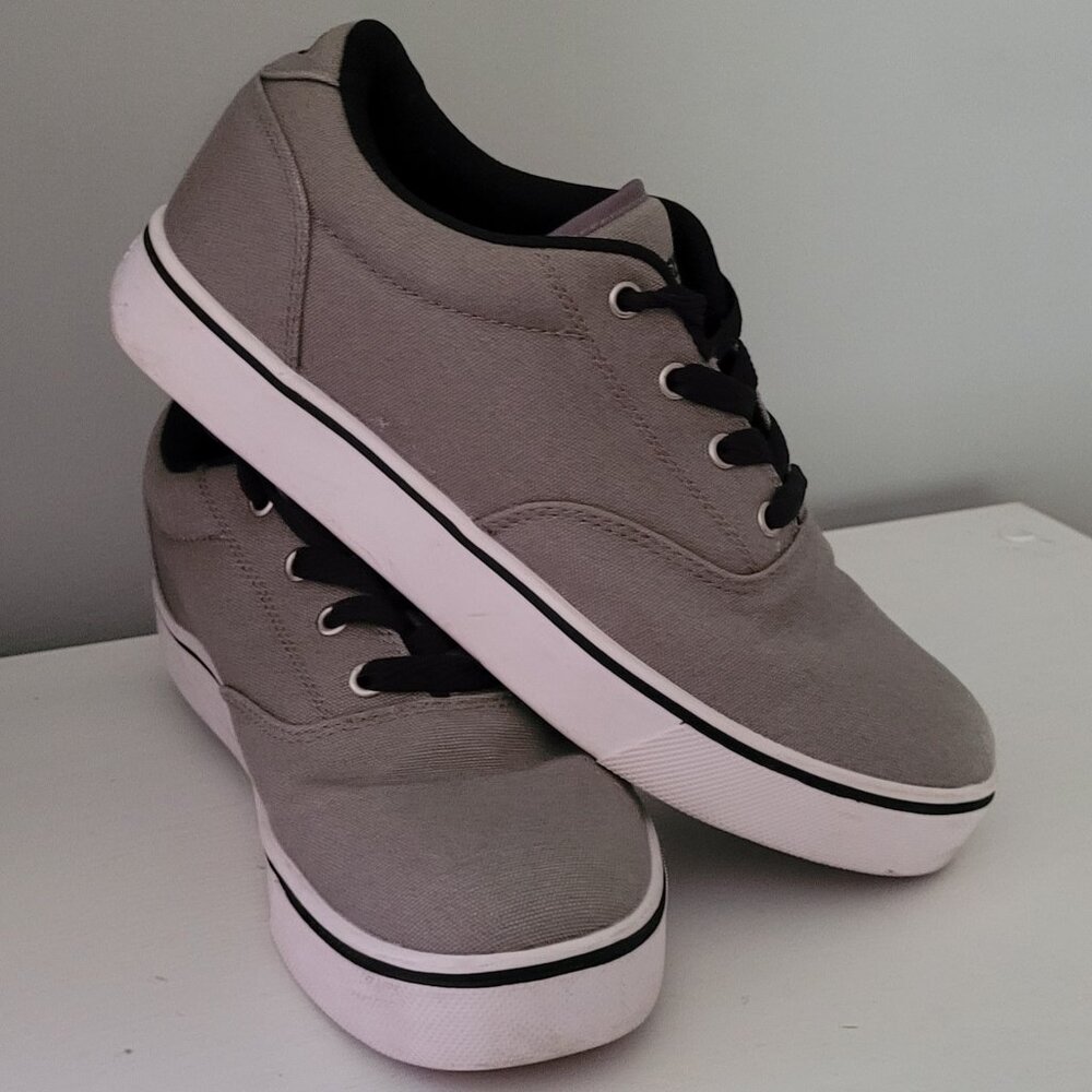 Mens Heeleys sneakers